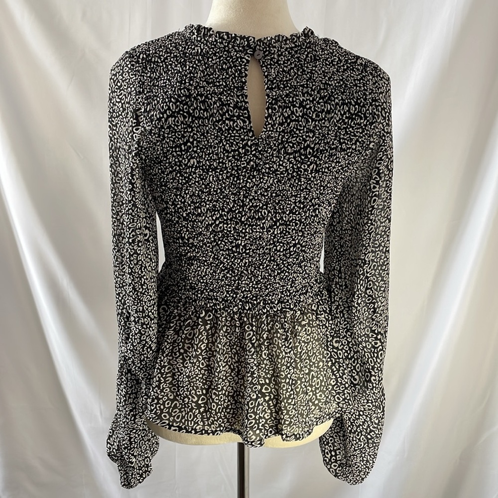 Entro Smocked Black & White Blouse Sheer Sleeves Ruffle Bottom - Picture 6 of 9